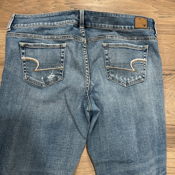 American Eagle Jeans Women Size 16 Artist Crop Faded Out Stretch Ripped Holes - Picture 6 of 7